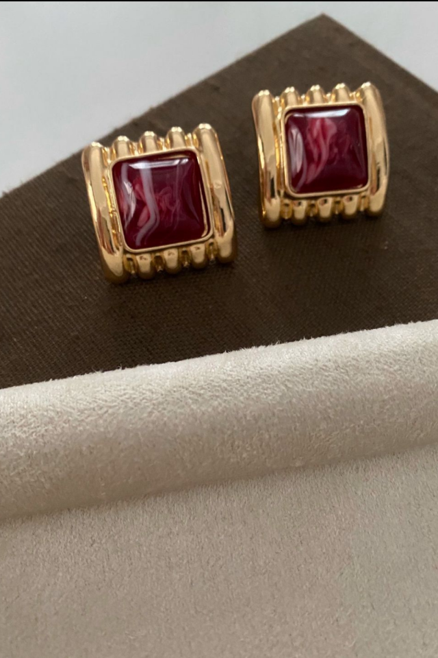 MGN BORDO MİNELİ KÜPE